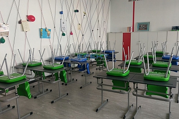 Polkowice Gimnazjum -stoliki szkolne- krzesła